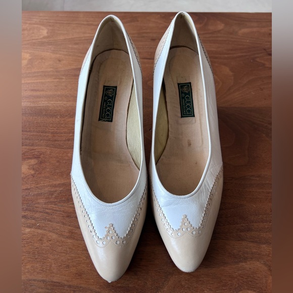 Gucci Vintage Wingtip Beige & White Leather Pumps
Two Tone 38.5 Brouge Court - Picture 1 of 5